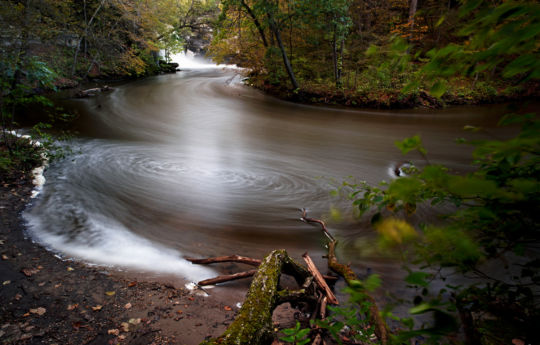 Minneopa Creek and developing falls colors - Minneopa State Park