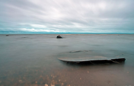 Large rocks in Lake of the Woods Zippel Bay State Park